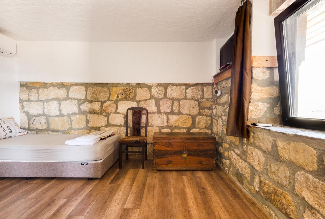 Guest House Hristova Kashta - Христова Къща Cherni Vrŭkh Buitenkant foto