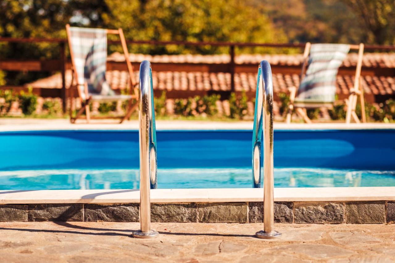 Guest House Hristova Kashta - Христова Къща Cherni Vrŭkh Buitenkant foto