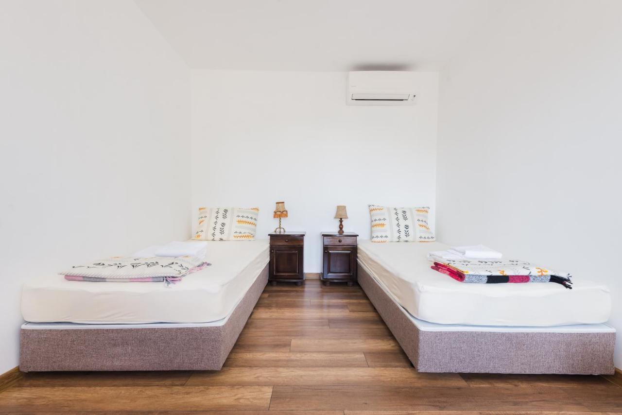 Guest House Hristova Kashta - Христова Къща Cherni Vrŭkh Buitenkant foto